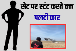 सेट पर स्टंट करते इस मशहूर कलाकार की मौत, फिल्म ‘वेटुवन’ की शूटिंग करते समय पलटी
कार, वीडियो वायरल - image