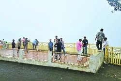 पर्यटकों से गुलजार है प्रदेश की ये सुरमई वादियां - image