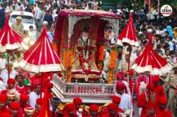 जयपुर में राजसी ठाठ से आज निकलेगी तीज माता, चांदी की 400 किलो की पालकी पर होगी
विराजमान - image