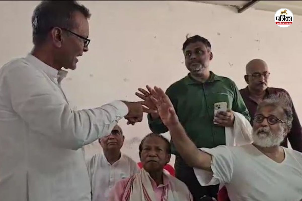 बिहार चुनाव से पहले मचा सियासी घमासान, वोट को लेकर भिड़े महात्मा गांधी के परपोते