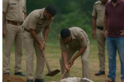 प्रतापगढ़ः मामा की शिकायत पर कब्र से निकाला गया भांजी का शव, क्या सच आएगा सामने? - image