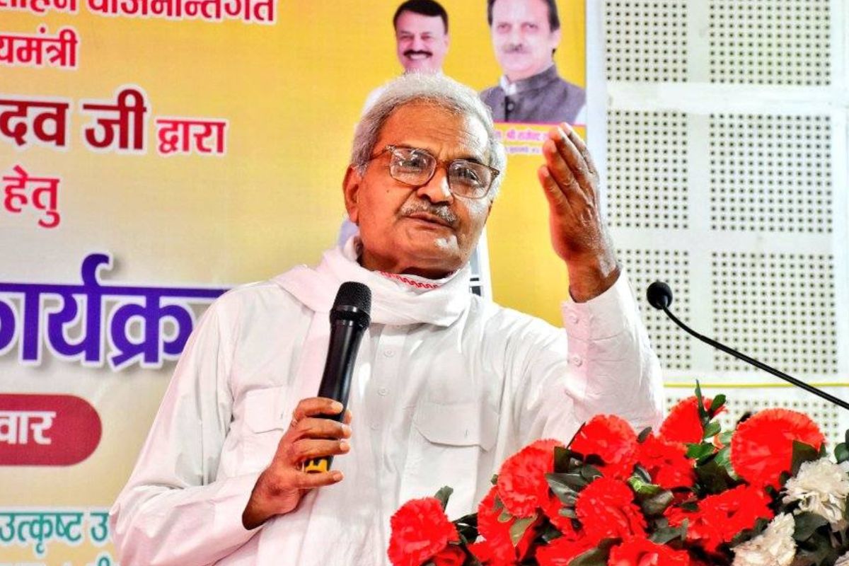 ‘लैपटॉप खरीद लेना…वर्ना पापा गांजा फूंक लेंगे’, भाजपा सांसद ने बच्चों को दी गजब
सलाह…