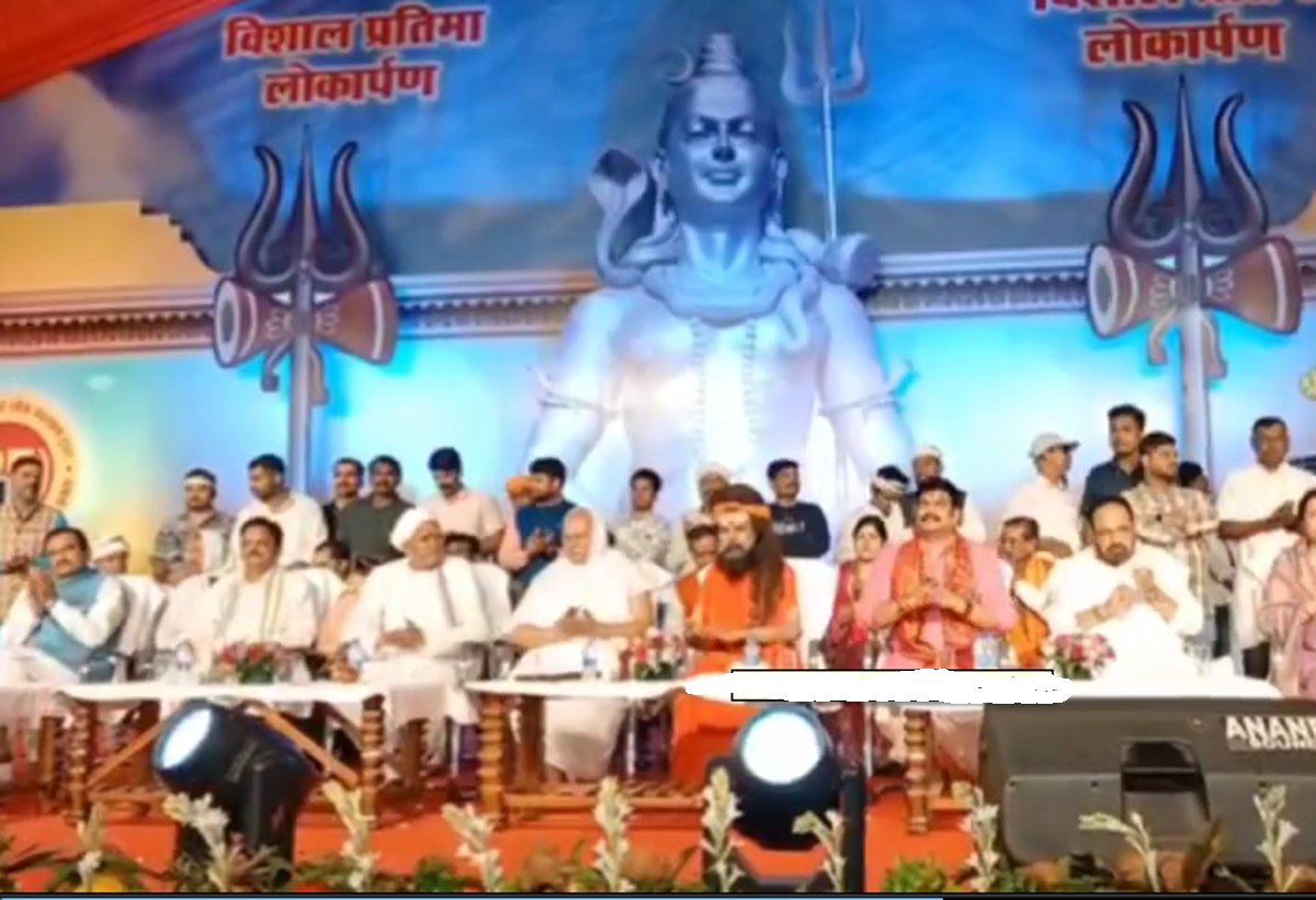 सद्गुरु प्राकट्य महोत्सव… भक्तों को भंडारे में मिल रहे बुंदेली पकवान