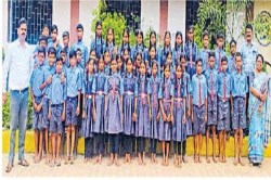 15 अगस्त पर खास तैयारी! सरकारी स्कूलों के छात्र नजर आएंगे रंग-बिरंगी यूनिफार्म
में… - image