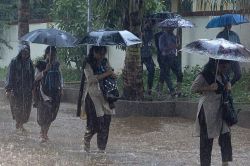 डीप डिप्रेशन में बदला मानसून, 4 जिलों में तबाही, 12 में बाढ़ और 21 जिलों में
भारी बारिश, IMD का डबल अलर्ट - image