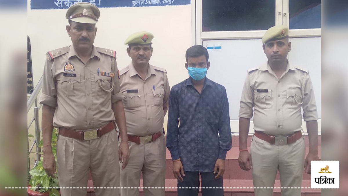 Villagers pelted stones on policemen who arrived on complaint in rampur