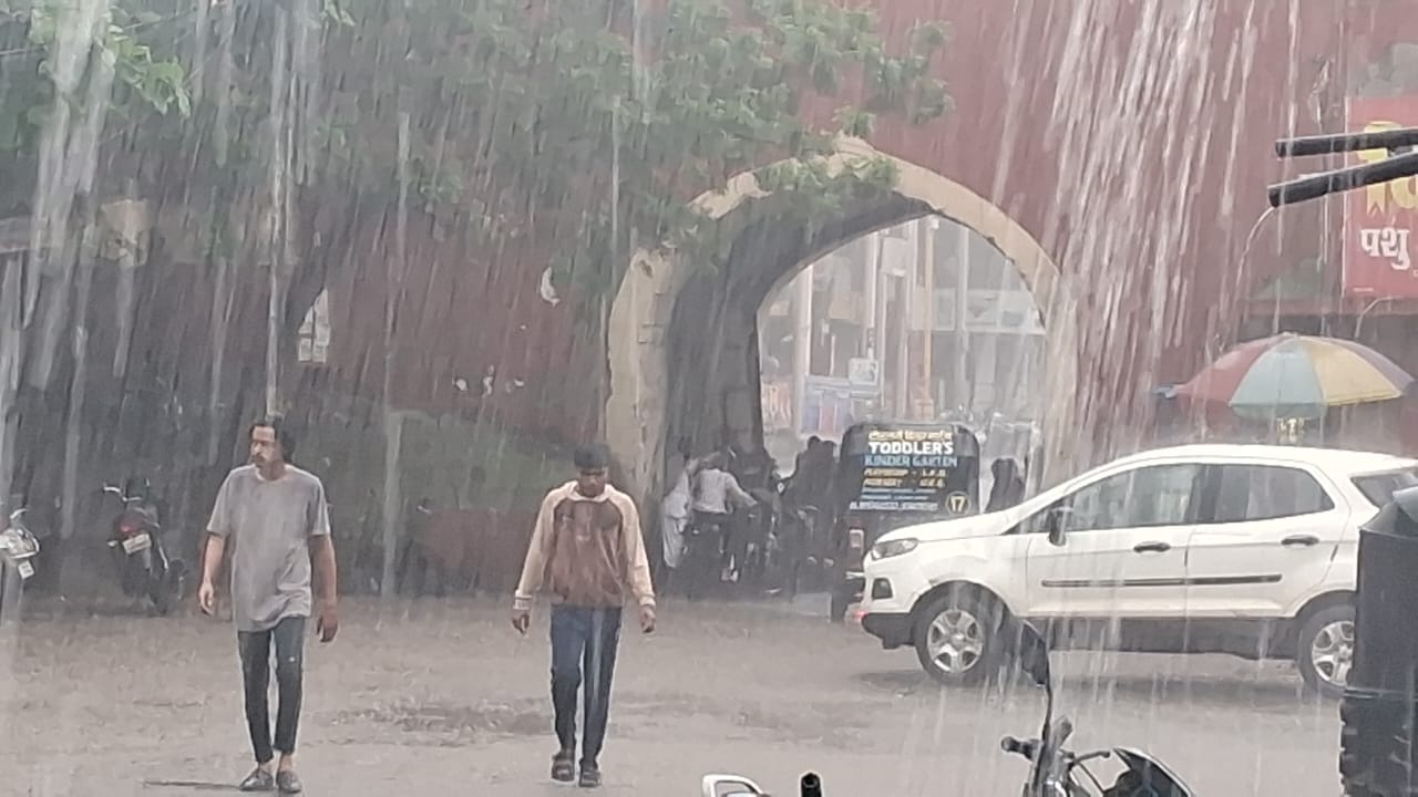 बुरहानपुर में हरियाली अमावस्या पर बरसा अमृत, आंधे घंटे की बारिश से शहर लबालब