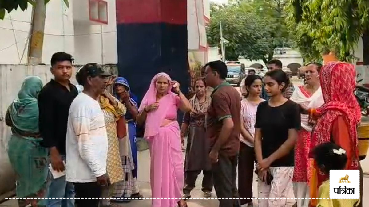 Bijnor News: पत्नी को कमरे में बंद कर जिंदा जलाया, 25 साल पहले हुई थी शादी, इलाज
के दौरान तोड़ा दम