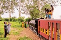 Tourists are getting troubled due to government's apathy, they are enjoying bathing in the dam