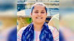 दर्दनाक: बेटे के हाफ इयर सेलिब्रेशन के लिए केक लेने बाजार जा रही थी मां, बीच
रास्ते में ट्रेलर की चपेट में आने हो गई मौत - image