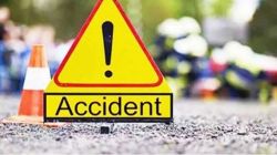 Deoghar Bus Accident: बाबा धाम के रास्ते में बस और ट्रक में हुई भीषण भिड़ंत, 18
कांवड़ियों की मौत से मची चीख-पुकार - image
