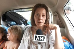 कर्नाटक की गुफाओं में रह रही रूसी महिला के पति ने मांगी बच्चों की कस्टडी, कहा
बिन बताए गायब हो गई पत्नी - image