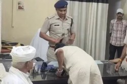 Rajasthan: गुस्साए BJP विधायक ने DSP के छुए पैर… CI पर लगाए गंभीर आरोप, बोले-
‘MLA की नहीं सुनी जा रही’ - image
