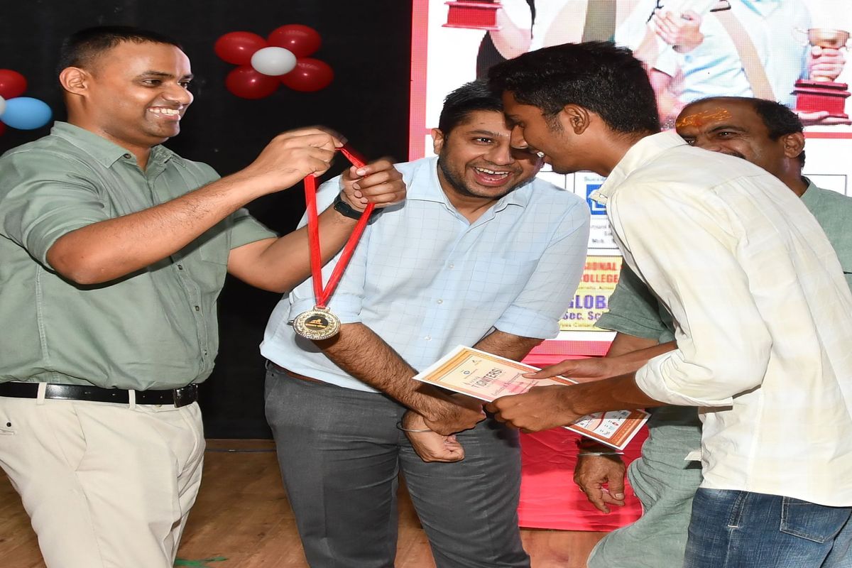 पत्रिका इग्नाइटर्स अवार्ड-2025 में कलक्टर व एसपी की बच्चों को सीख, बोले- हार के
बाद भी जीत है….लक्ष्य बदल देता है जीवन का मायना