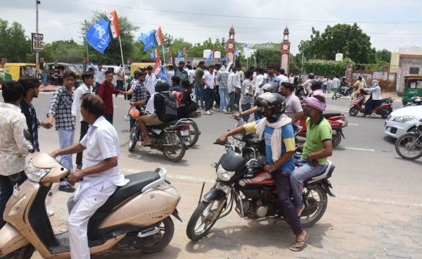 Demand for student union elections