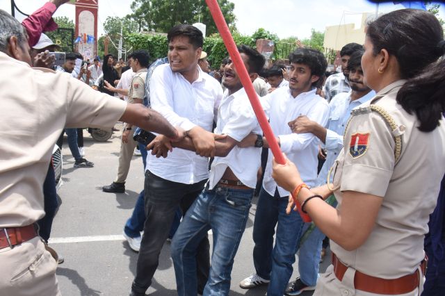 Demand for student union elections