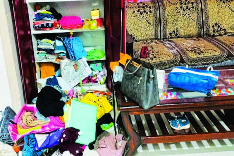 हाउसिंग बोर्ड कॉलोनी में तीन मकानों से नकदी व आभूषण चुरा ले गए चोर