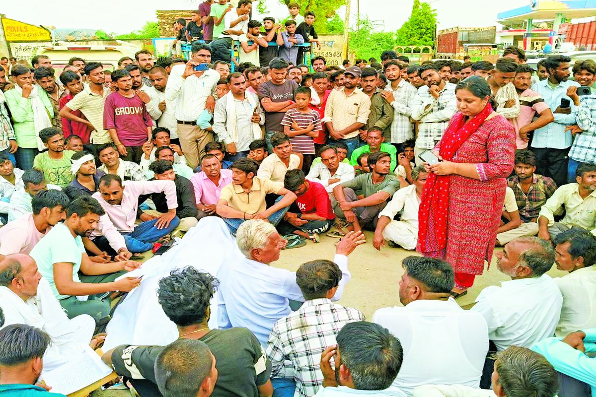 Bundi News: प्रमाण पत्र लेने आए युवक की करंट लगने से मौत, गुस्साए लोगों ने सडक़
पर लगाया जाम