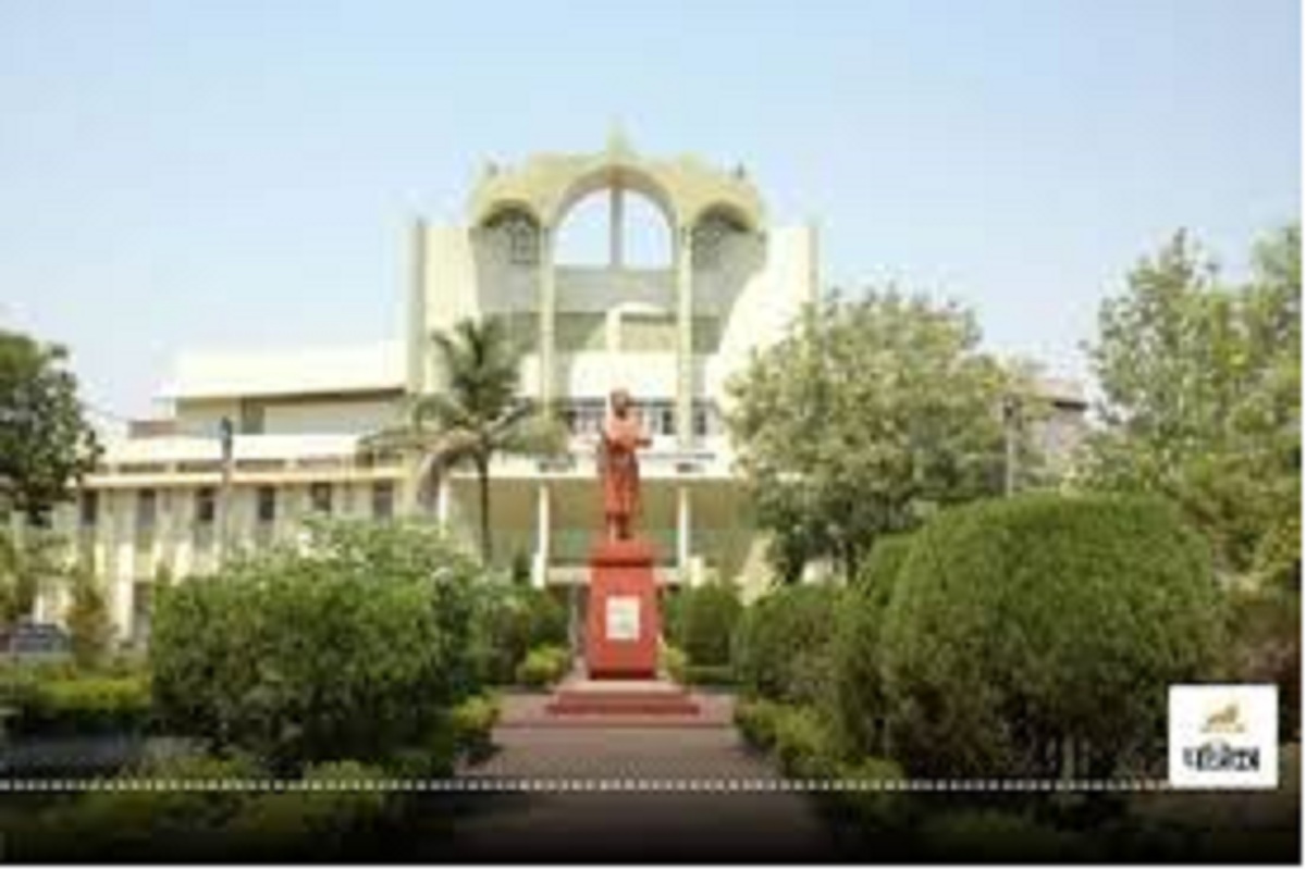 Raipur News: रविशंकर विश्वविद्यालय की जमीन पर कब्ज़ा, अपनी भूमि बचाने में हांफ
रहा प्रशासन