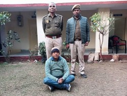 जेल गए शिक्षक को बचाने की कोशिश में जुटे अधिकारी - image