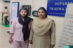 फरार हिस्ट्रीशीटर रोहित तोमर की पत्नी गिरफ्तार, घर से मिले जमीन खरीदी ब्रिक्री
के दस्तावेज और कोरे चेक मिले - image