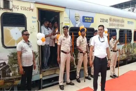 Ramlala Darshan Yojana: रामलला दर्शन योजना के तहत गई ट्रेन, भांचा राम के दर्शन को ननिहाल से गए 850 लोग