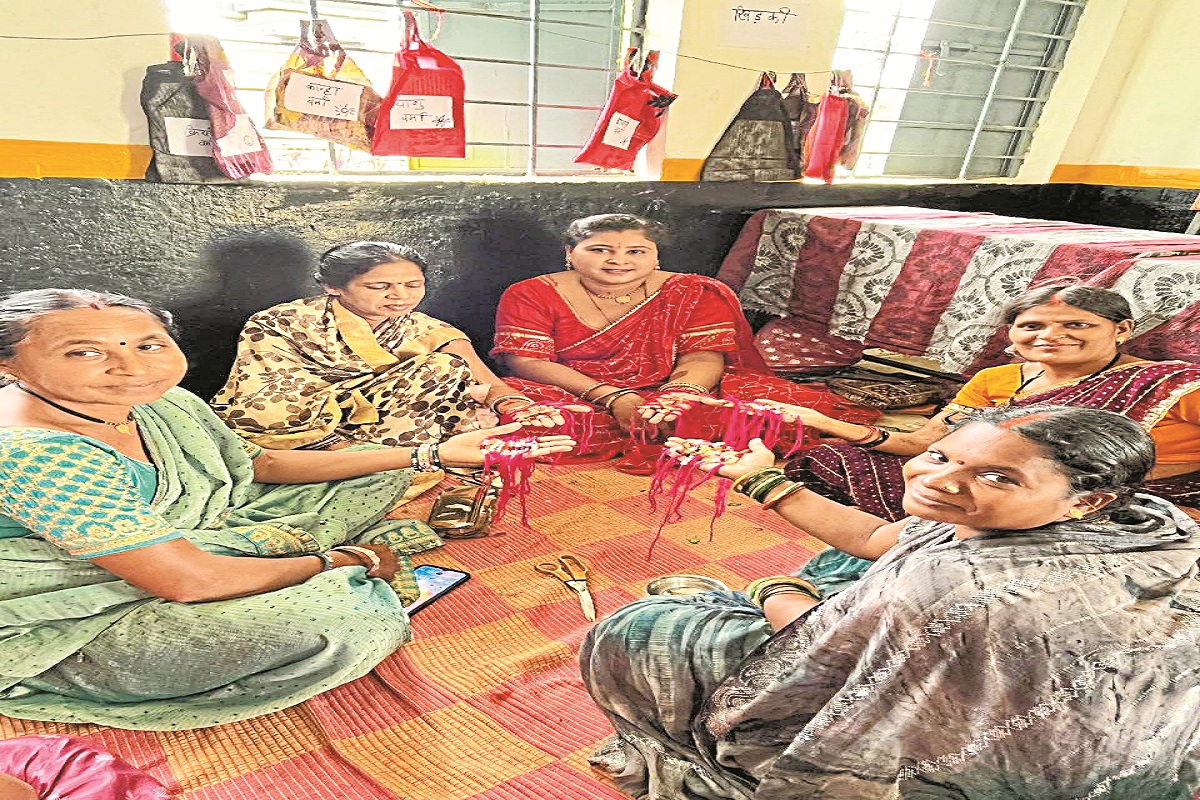CG News: जवानों की कलाई पर सजेगी छत्तीसगढ़ की राखी, बेमेतरा की बहनों ने सैनिकों
के नाम भेजीं 6000 राखियां