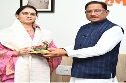 CG News: मुख्यमंत्री विष्णु देव साय ने वॉटर वुमन शिप्रा पाठक का किया सम्मान,
पर्यावरण संरक्षण में है उल्लेखनीय योगदान - image