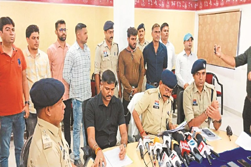 CG Crime: अभनपुर में हुए दोहरे हत्याकांड का खुलासा, झोलाछाप डॉक्टर निकला आरोपी