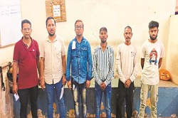CG Crime: ऑनलाइन चाकू बेचने पर हुई कार्रवाई, कूरियर बॉय व गार्ड सहित पांच
गिरफ्तार - image