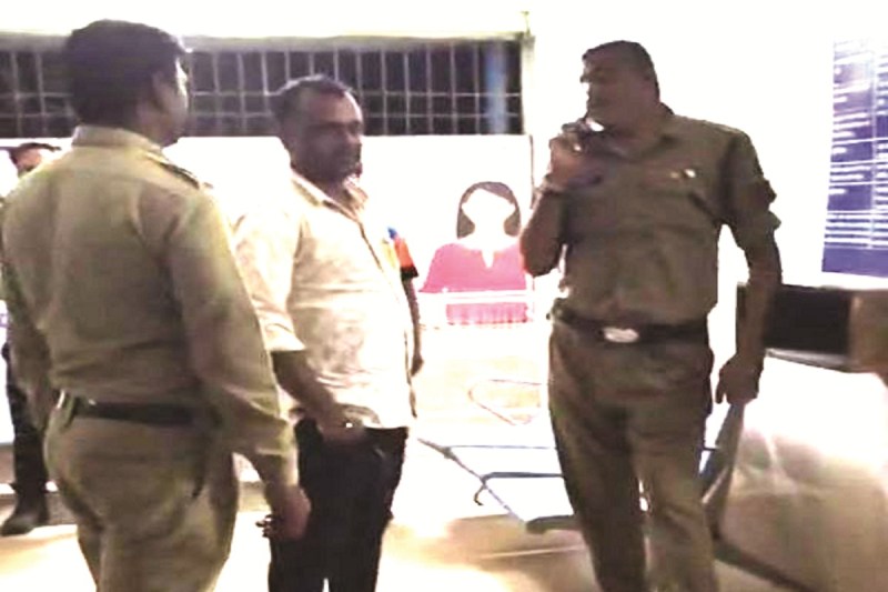 CG Crime: शराब के नशे में प्रधान आरक्षक पर बेल्ट से किया वार, आरक्षक निलंबित