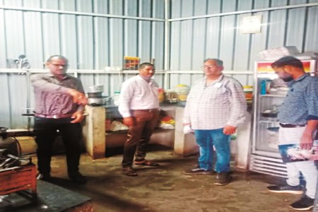CG News: खाद्य विभाग की टीम ने हॉटलों में दी दबिश, 7 दिन के अंदर पंजीयन कराने दिए निर्देश