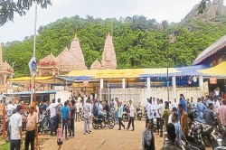 CG News: डोंगरगढ़ मां बम्लेश्वरी मंदिर ट्रस्ट चुनाव में 93.78 फीसदी वोटिंग,
मतगणना जारी - image