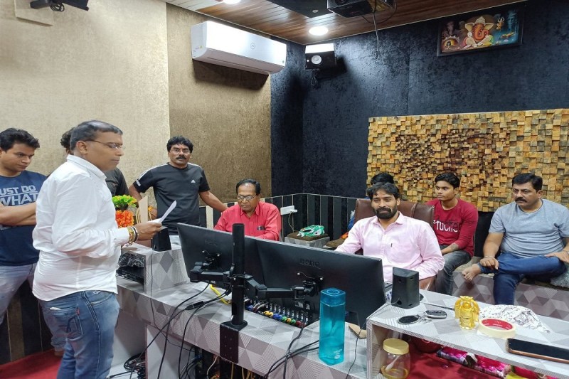 Raipur News: रायपुर में डिजिटल स्टूडियो कल्चर का बढ़ रहा दायरा, दिल पे चलाई छुरिया राजू का गाना हुआ रिकॉर्ड