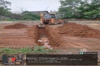 Raipur News: नामी बिल्डर के 12 एकड़ के अवैध प्लॉटिंग पर कार्रवाई, सीसी और मुरम रोड बनाने का चल रहा था काम, काटकर तत्काल रोक लगाई