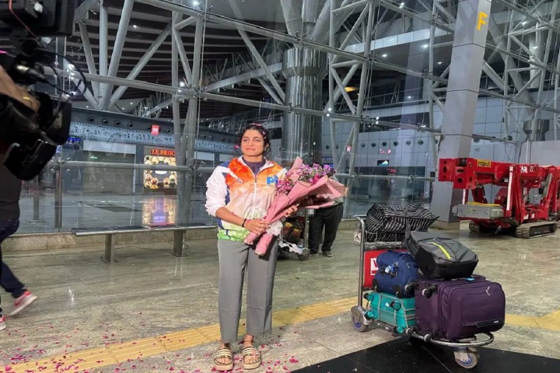 CG News: जापान में गोल्ड जीतकर लौटीं छत्तीसगढ़ की बेटी नमी राय पारेख, राजधानी में हुआ भव्य स्वागत