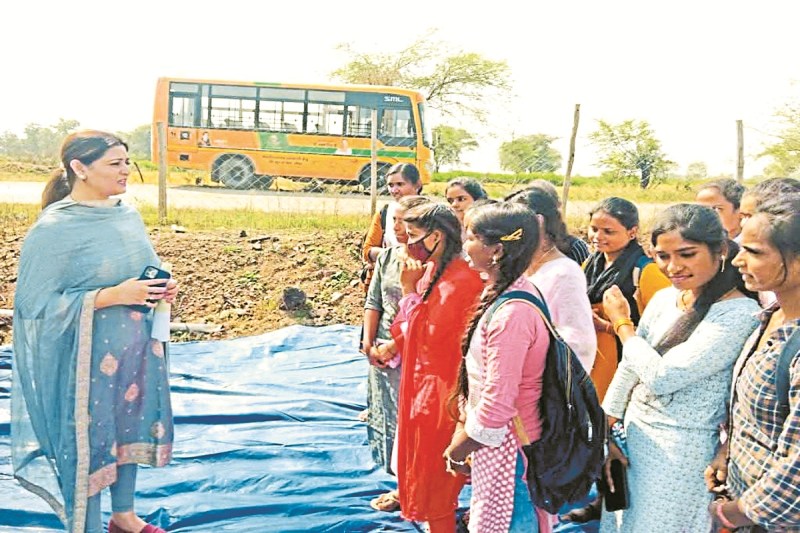 CG News: छात्राओं को घर से महाविद्यालय लाने ले जाने के लिए चलेगी पांच नि:शुल्क बसें, 6 जुलाई को होगा शुभारंभ