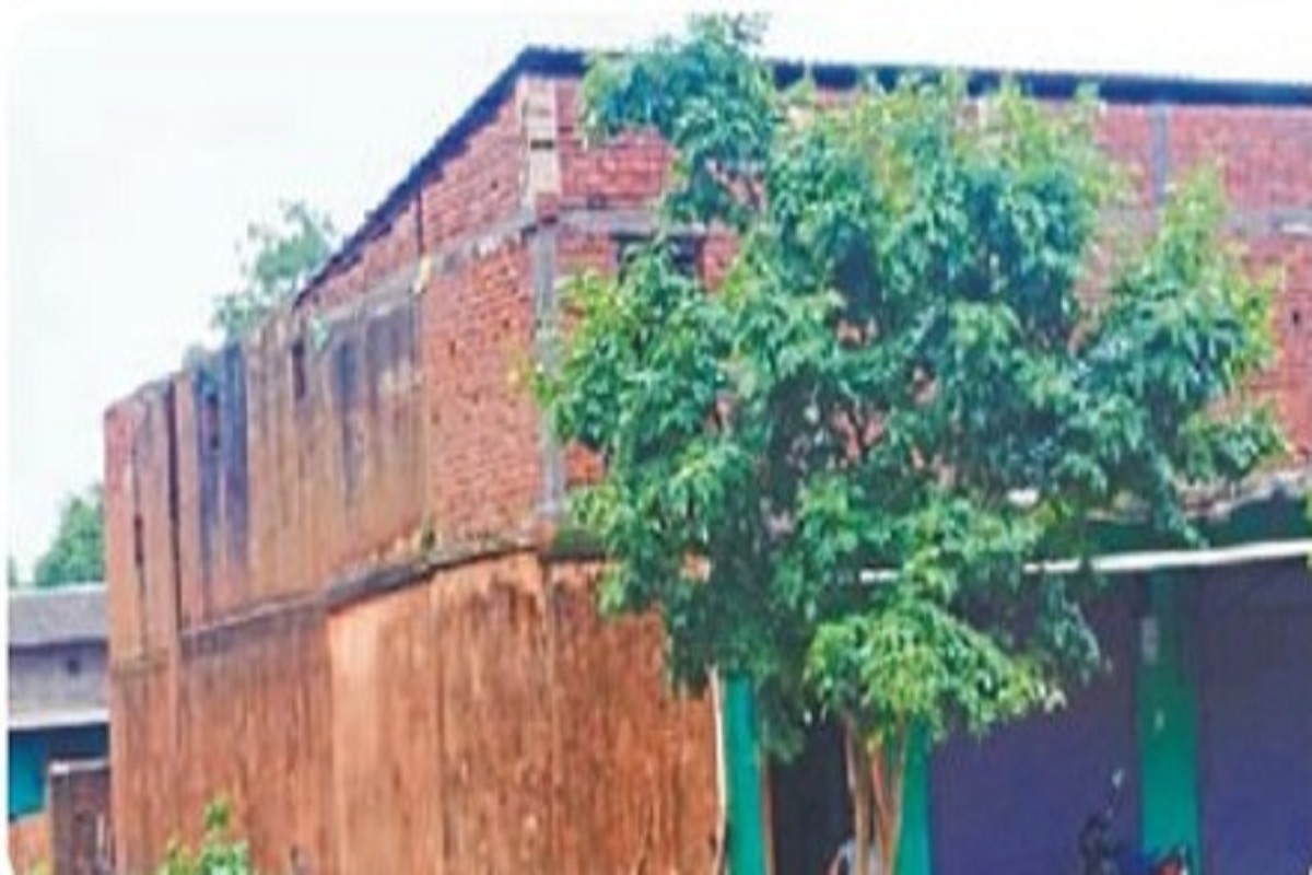 CG Crime: चाकू-पिस्तौल दिखाकर लूट लिए सोने चांदी सहित नगद, घर घुसकर दिया वारदात
को अंजाम