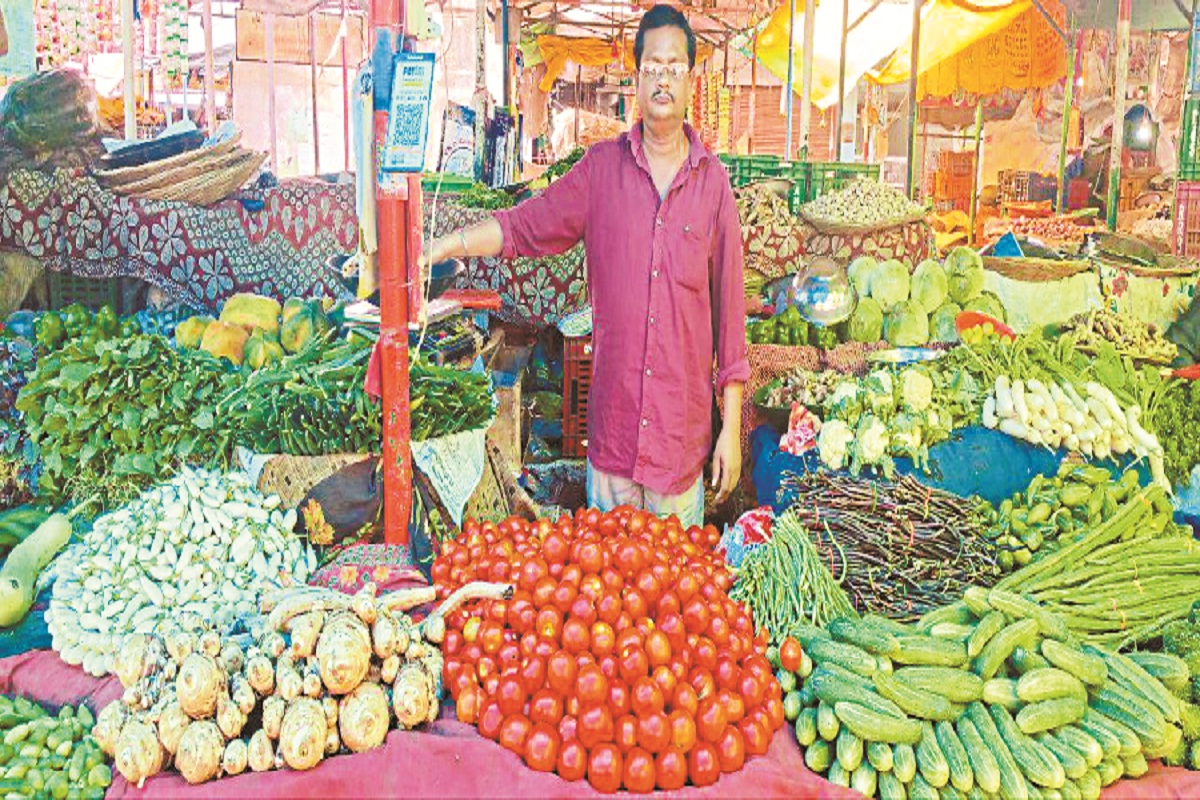 Vegetable Prices Hike: मानसून आते ही बढ़े सब्जियों के दाम, मशरूम एक हजार तो ,
खेक्सी 300 के पार पंहुचा