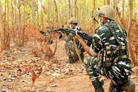 CG News: नक्सलियों को इस साल सबसे बड़ा नुकसान, वर्षभर में मारे गए माओवादियों की बुकलेट जारी