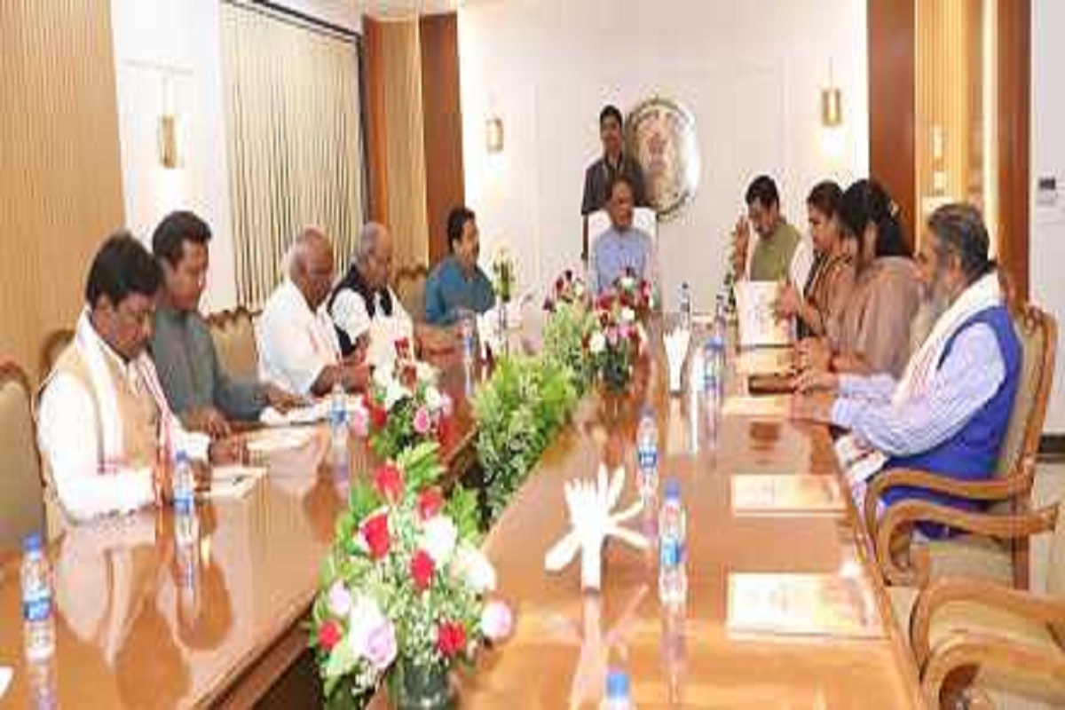 CG News:मुख्यमंत्री साय ने छत्तीसगढ़ के सांसदों से दिल्ली में की भेंट, रात्रि भोज में हुई सार्थक चर्चा