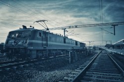 Indian Railway: 6 माह में 300 ट्रेनों के प्लेटफॉर्म में रेलवे ने किया बदलाव,
यात्रियों को हुई परेशानी - image