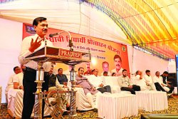 लैपटॉप की राशि बैंक खाते में पहुंची तो छात्रों के खिल उठे चेहरे - image