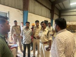 150 से ज्यादा किसानों के साथ ठगी, साढ़े नौ करोड़ का मक्का सिवनी में जब्त - image