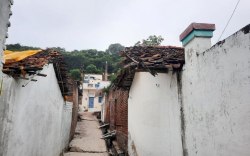 छतरपुर में पीएम आवास योजना की जमीनी हकीकत: पुराने आवासों में धांधली, नए चरण में
सिर्फ 27 को मंजूरी - image