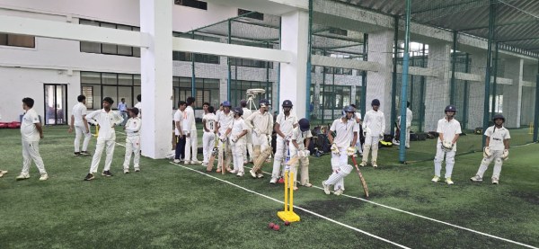 आरडीसीए मैदान में आयोजित चयन स्पर्धा में गेंदबाज व बल्लेबाजों का ट्रायल लिया जाता।