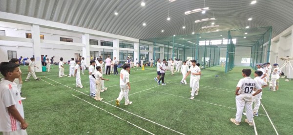 आरडीसीए मैदान में आयोजित चयन स्पर्धा में गेंदबाज व बल्लेबाजों का ट्रायल लिया जाता।