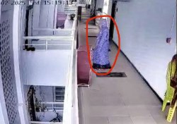 crime news : साड़ी पहनकर घर में घुसे बदमाश ने महिला डॉक्टर को चाकू से गोदा, हालत
गंभीर - image