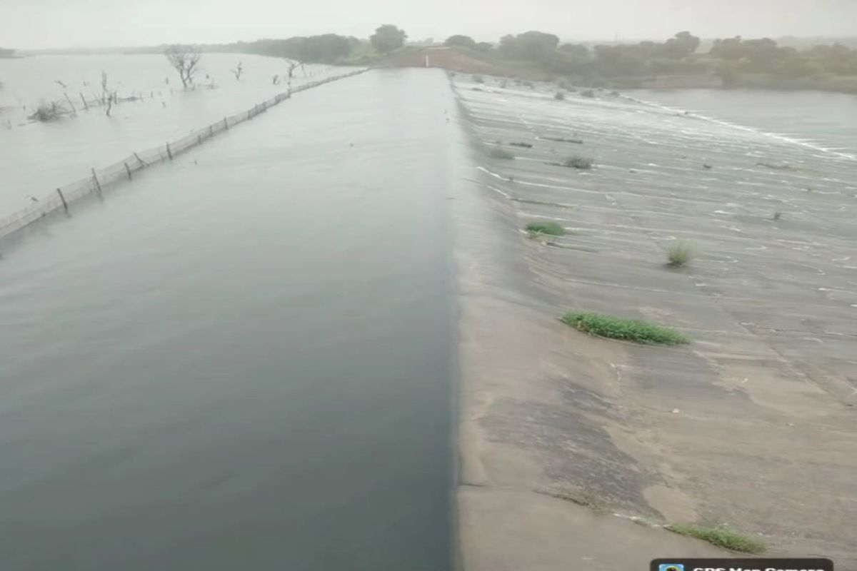 कानोता बांध में चली 2 इंच की चादर, ढूंढ नदी में पहुंचा पानी