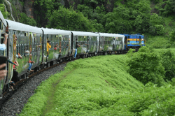 Good News: इस दिन से शुरू होगी MP की एकमात्र ‘हेरिटेज ट्रेन’, हर वीकेंड कराएगी
हसीन वादियों का सफर - image